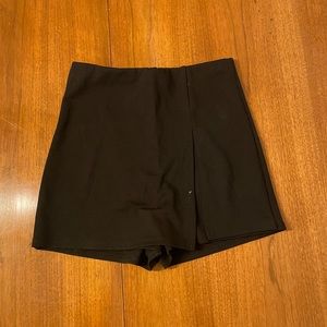 Mixology Black Skort